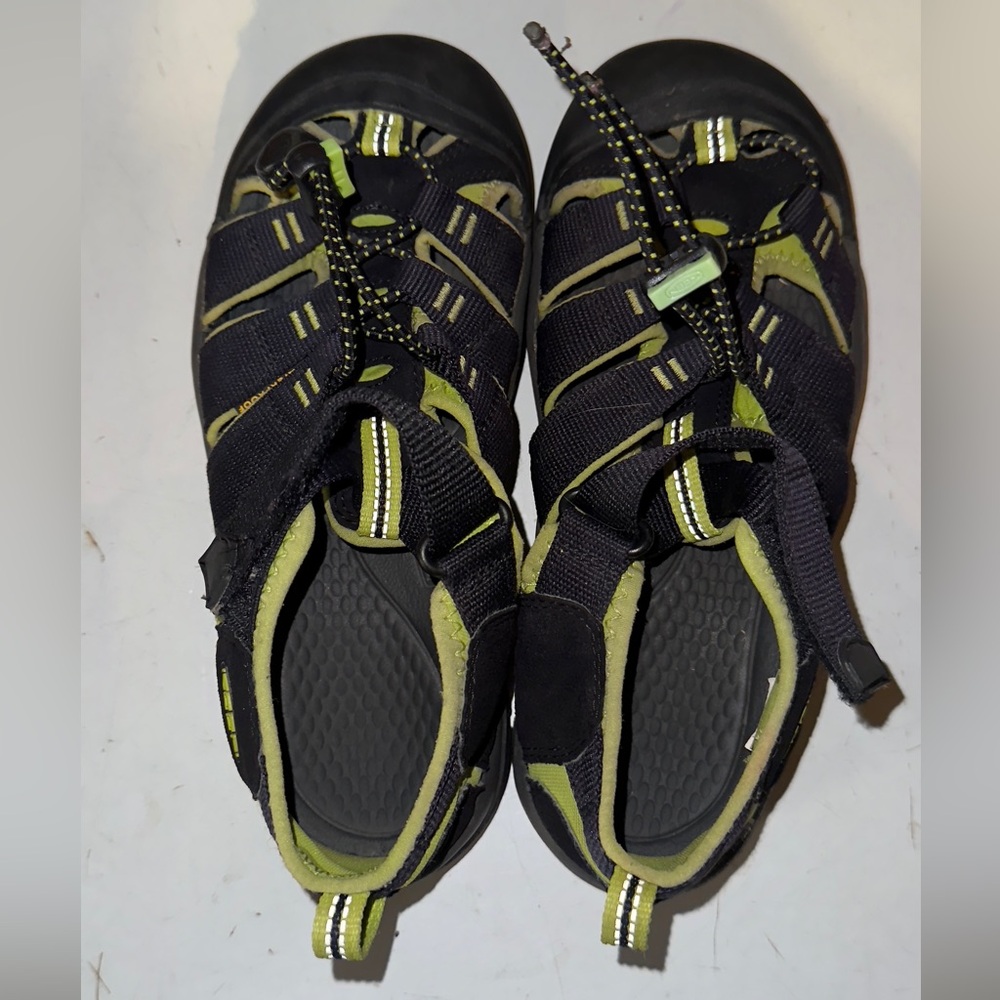 Kids KEEN Newport H2 Waterproof Hiking Sandals, Size 3
